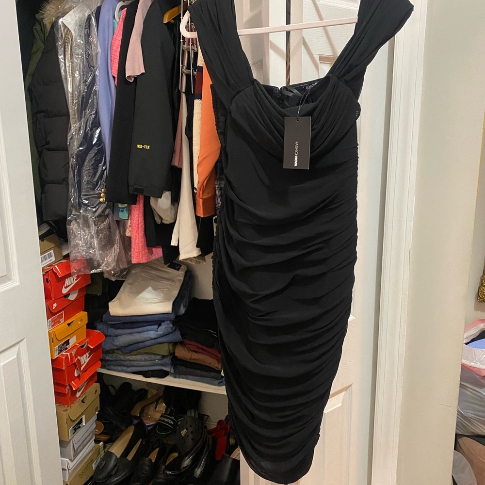 Elegant Black Ruched Dress